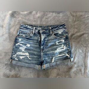 American eagle size 2, ripped blue Jean shorts, perfect condition no stains